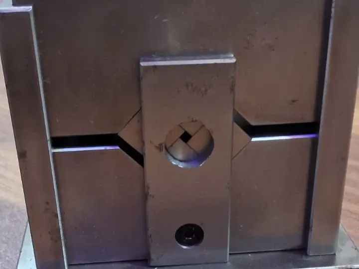 Chain Hammering Die — photo 2