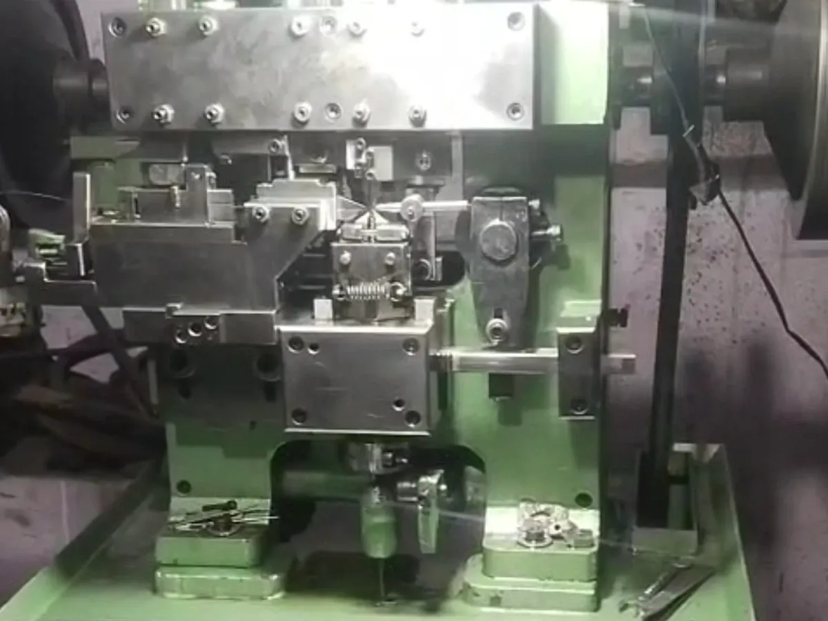 Rolo chain making machine — photo 3